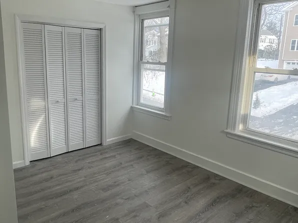 183 Lovell St APT 3, Worcester, MA 01603