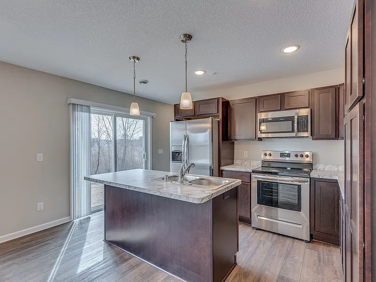 599 William St NW — Photo 9