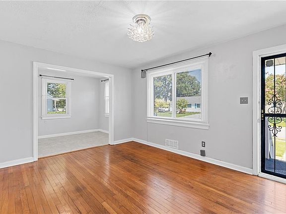 5th image of 2329 Dominion Ave