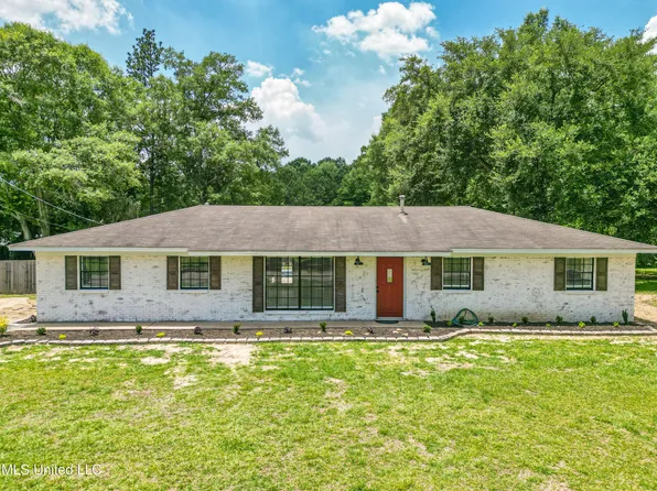 736 Gloria Grove St, Wiggins, MS 39577