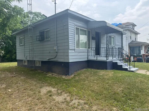 4402 Crissman St, Flint, MI 48505