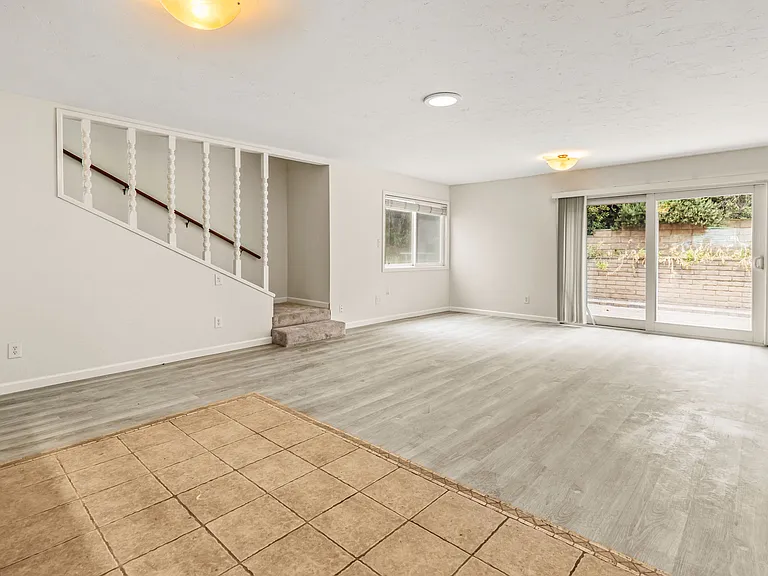 8766 Glenira Ave — Photo 13