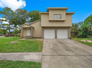 2610 S Belgravia Dr, Pearland, TX 77584