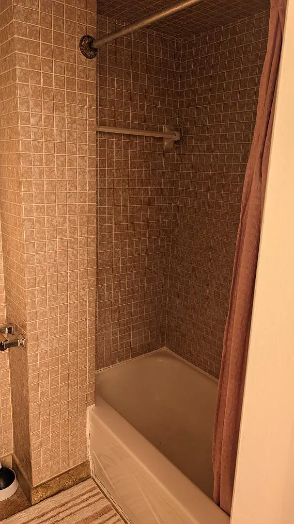 2822 Pine Tree Drive - 1B — Photo 2