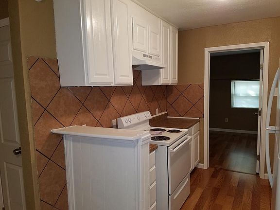 2nd image of 703 Dunn Cir