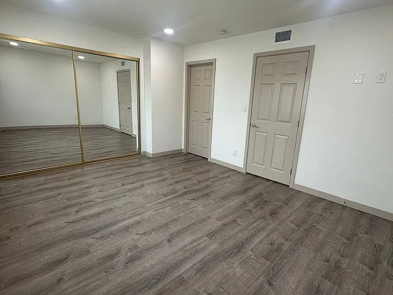 115 W Cypress St — Photo 11