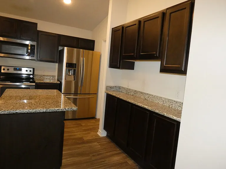 5637 Peach Dr — Photo 6
