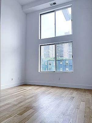 4th image of 94 Meserole St APT 2B