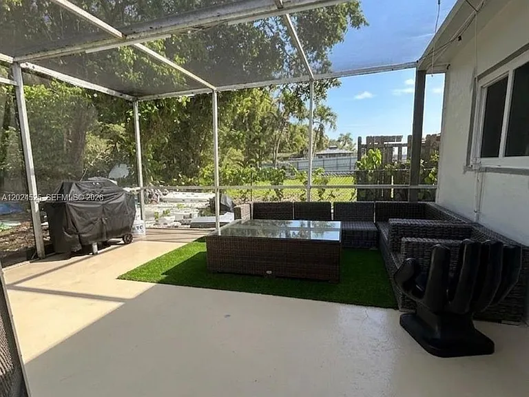 5450 SW 55th Ave #1 — Photo 16
