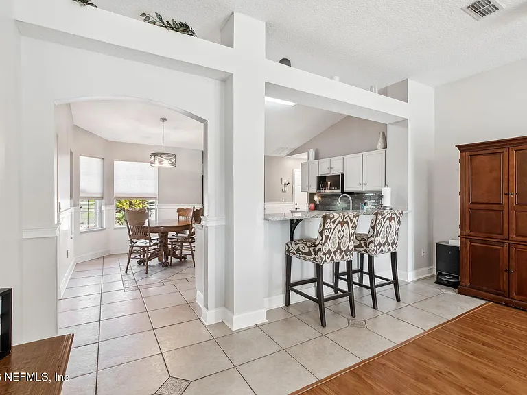 2683 Henley Rd — Photo 8