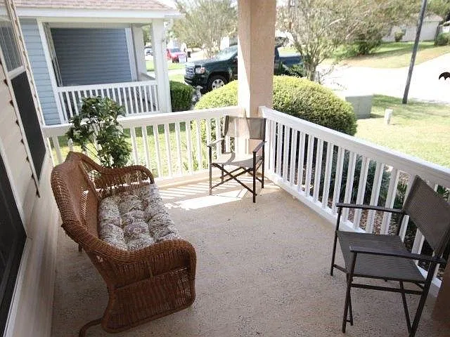 3 bed, 1273 sqft, $1,975 — Photo 3