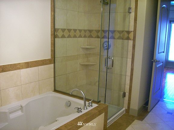 5th image of 360 Knechtel Way #303