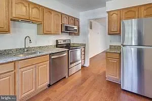 13931 Water Pond Ct — Photo 3