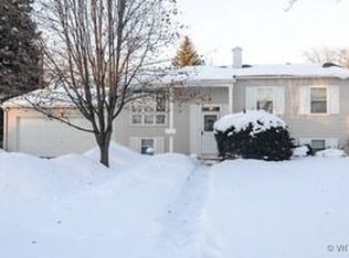 568 Maple Dr, Buffalo Grove, IL 60089