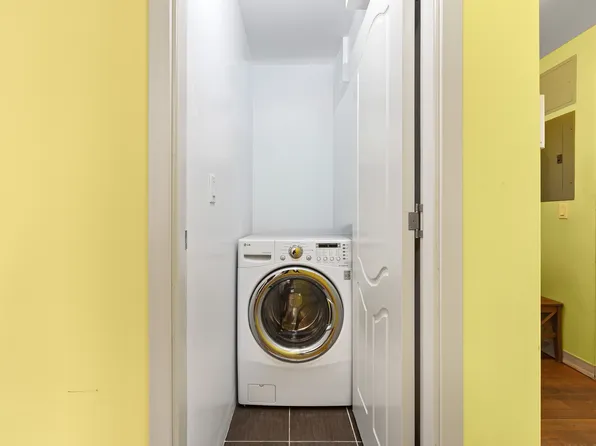 3047 Brighton 6th Street image 22 of 30