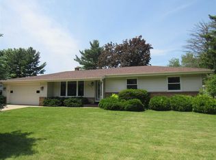 304 Mohawk Rd, Janesville, WI 53545