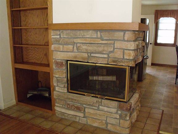 Pretty cool 3-way woodburning FP.