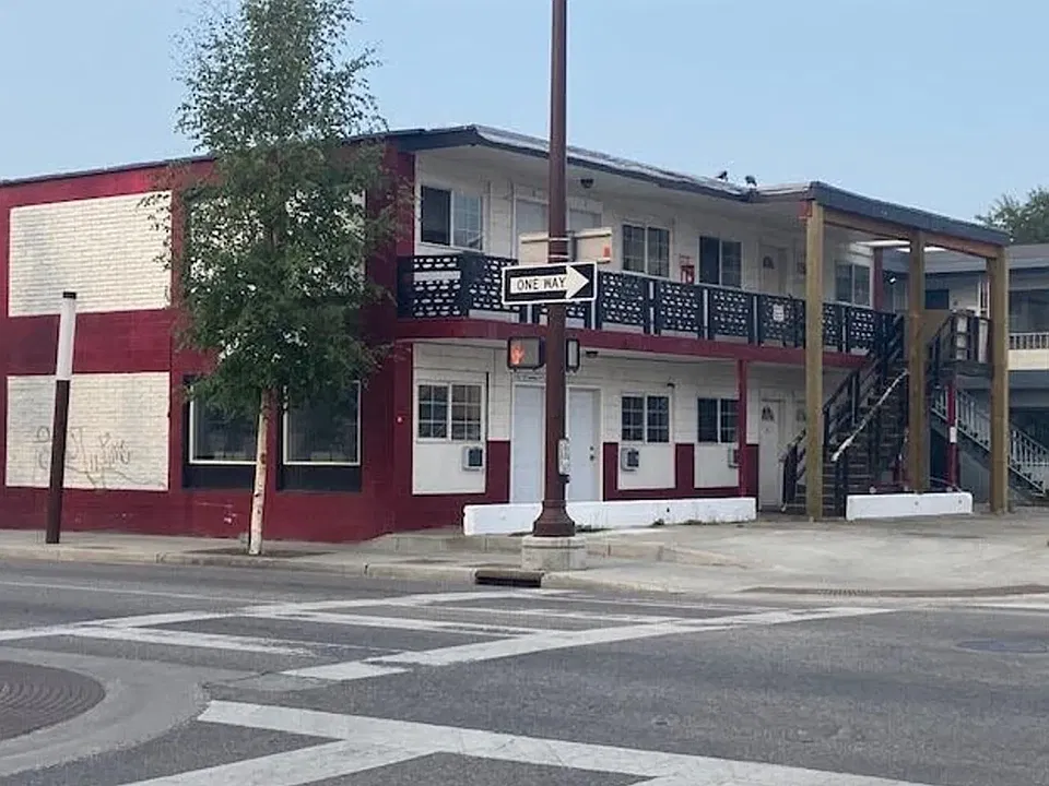 1002 Cushman St