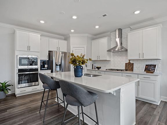 4th image of 389 Natsam Woods Way