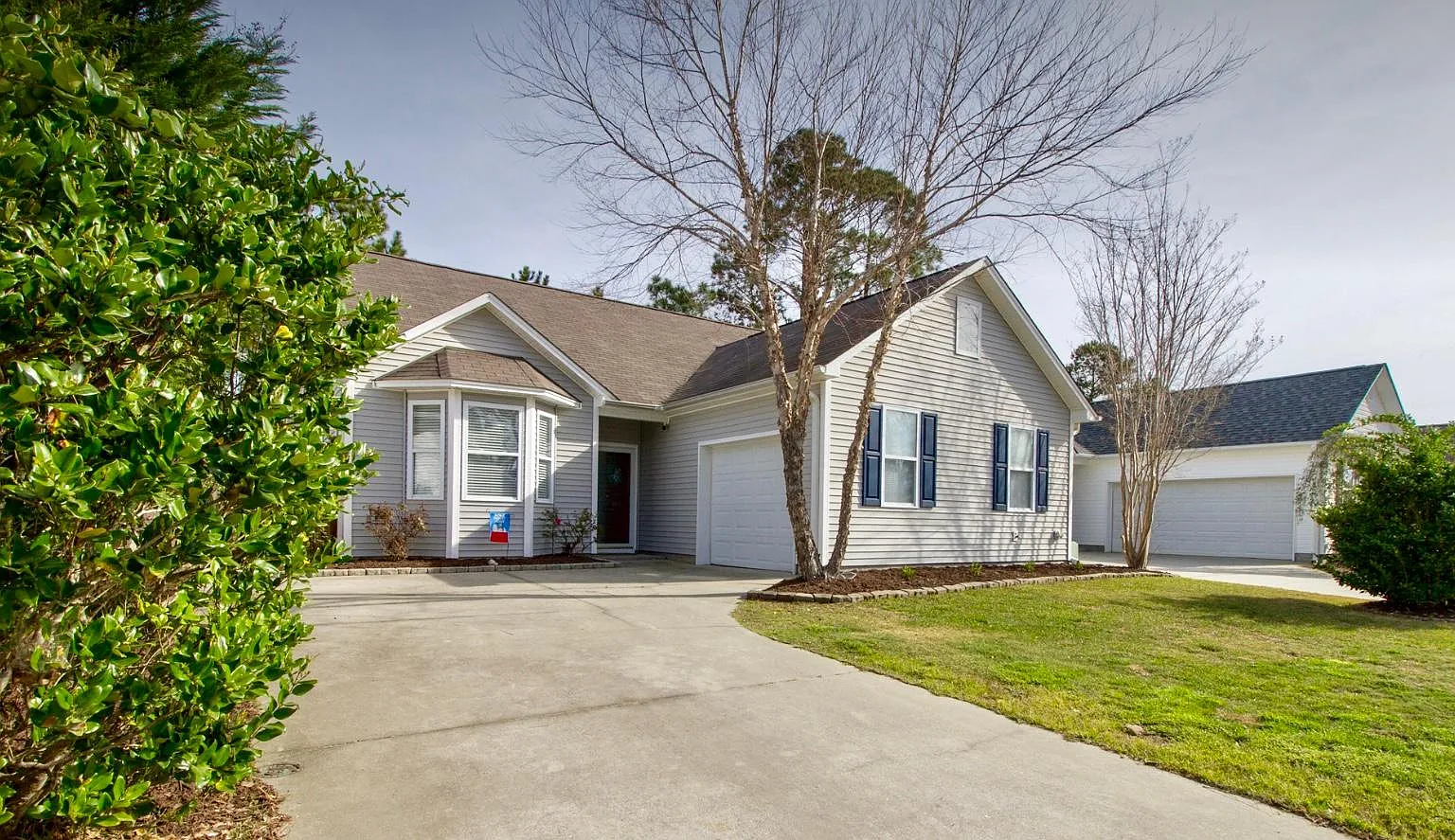 3 bed, 1200 sqft, $1,900 — Photo 1