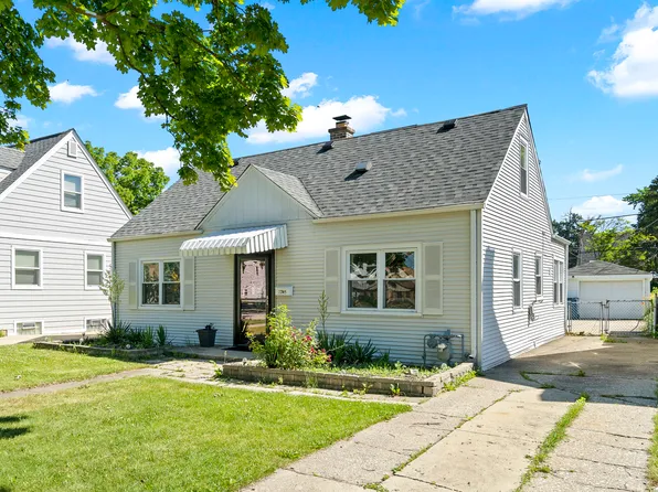 2745 Hawthorne St, Franklin Park, IL 60131