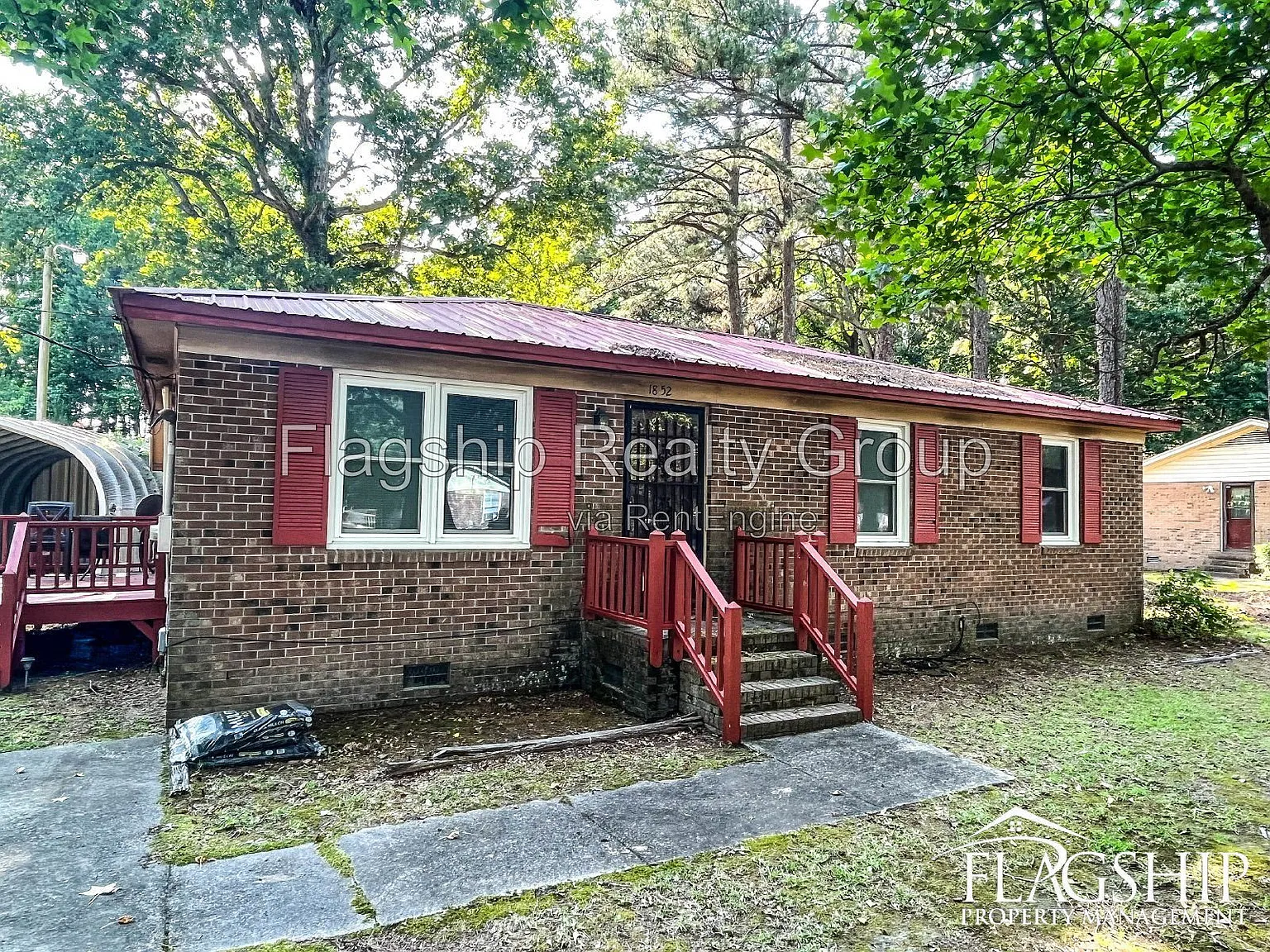 3 bed, 1.0 bath, 1025 sqft, $1,400 — Photo 2