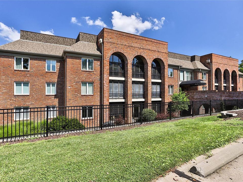 Conway Meadows Condominiums 14308 Conway Meadows Ct E Chesterfield MO