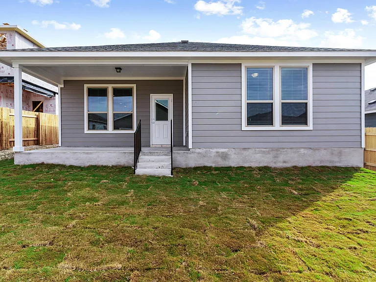 313 McLintock Rd — Photo 17