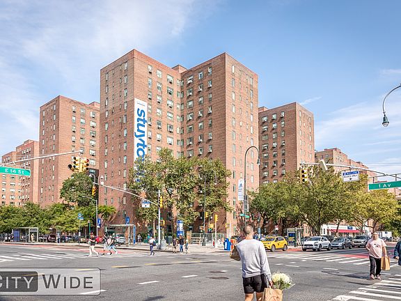 5th image of 359 E 19th St APT 1R