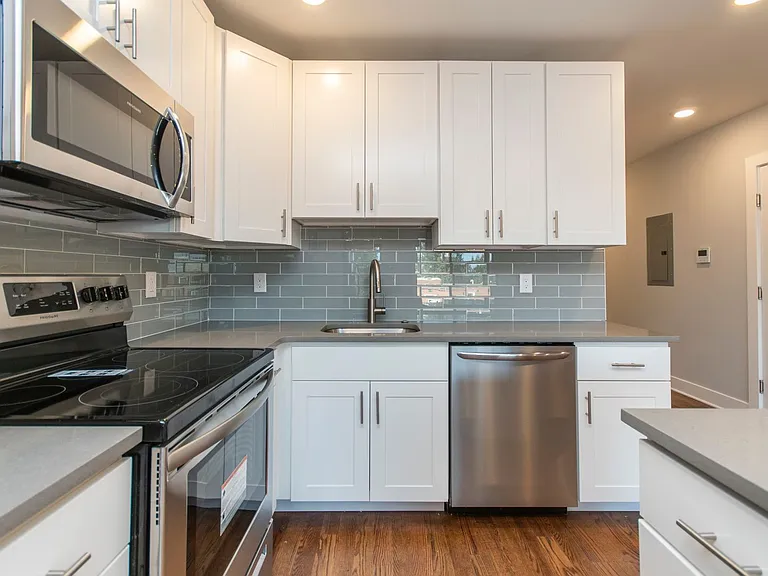 814 N Uber St — Photo 5