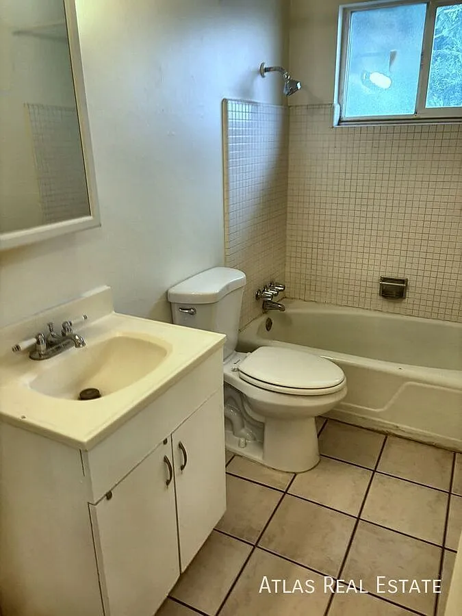 Spacious 1 bedroom 1 bathroom apartment! — Photo 2