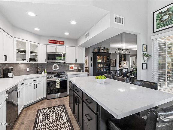 3rd image of 10513 E CAROL Avenue