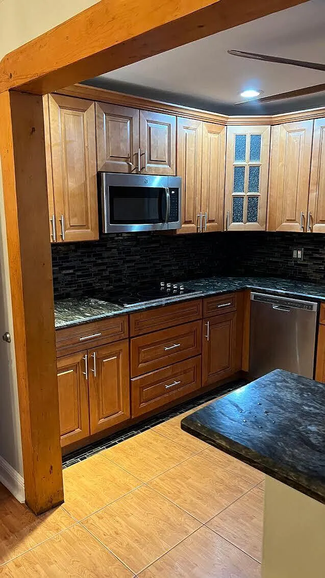 3 bed, 2.0 bath, 1747 sqft, $3,200 — Photo 1