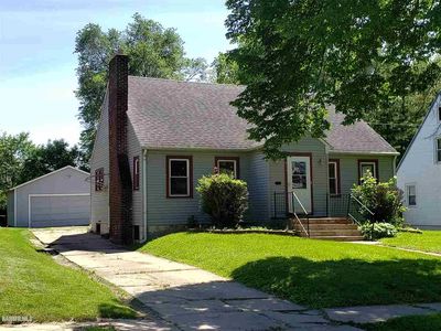 411 W Evelyn St, Freeport, IL, 61032