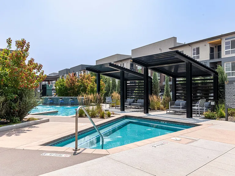 Encore Evans Station Apartments — Photo 4