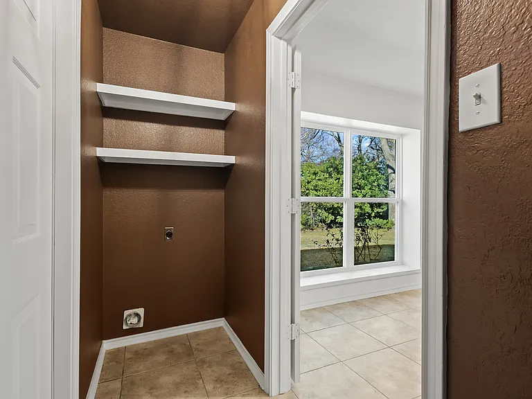 170 N Meadowbrook Dr — Photo 16