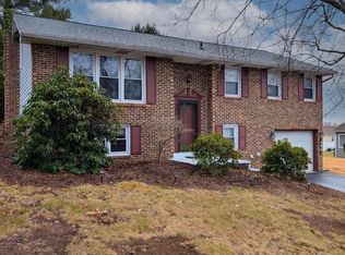 404 Hillside Rd, New Cumberland, PA 17070