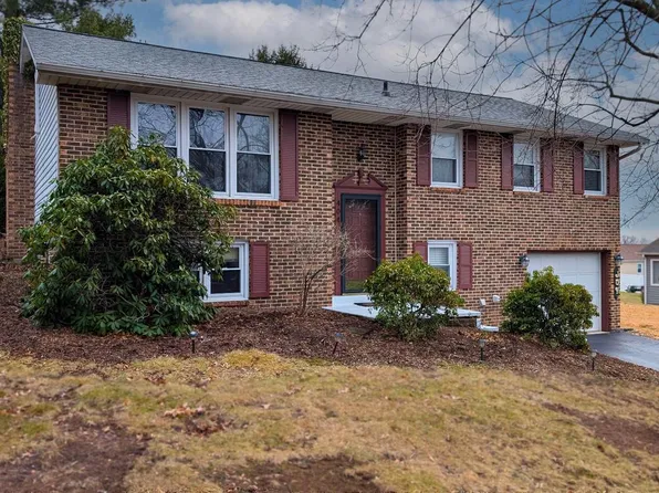 404 Hillside Rd, New Cumberland, PA 17070