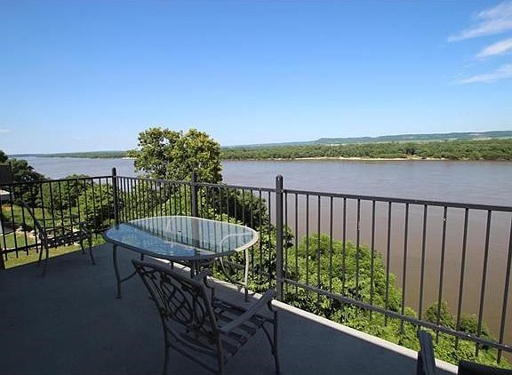 Imagine coming Home to this View of Downtown St. Louis! Imagine Coffee on This Deck!