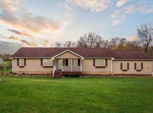 2979 Genesee Rd, Jonesville, MI 49250