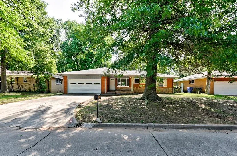4 bed, 2.5 bath, 1715 sqft, $2,330 — Photo 3
