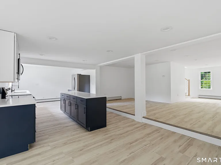 765 Norwich Ave — Photo 13