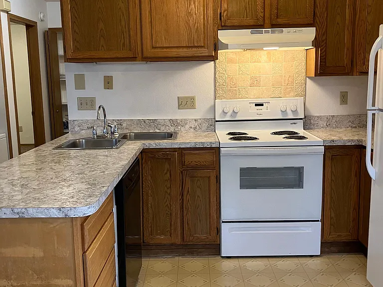 2423 W Monument St — Photo 4