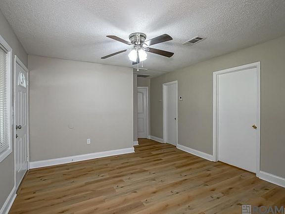 3rd image of 33872 Courtney Ln