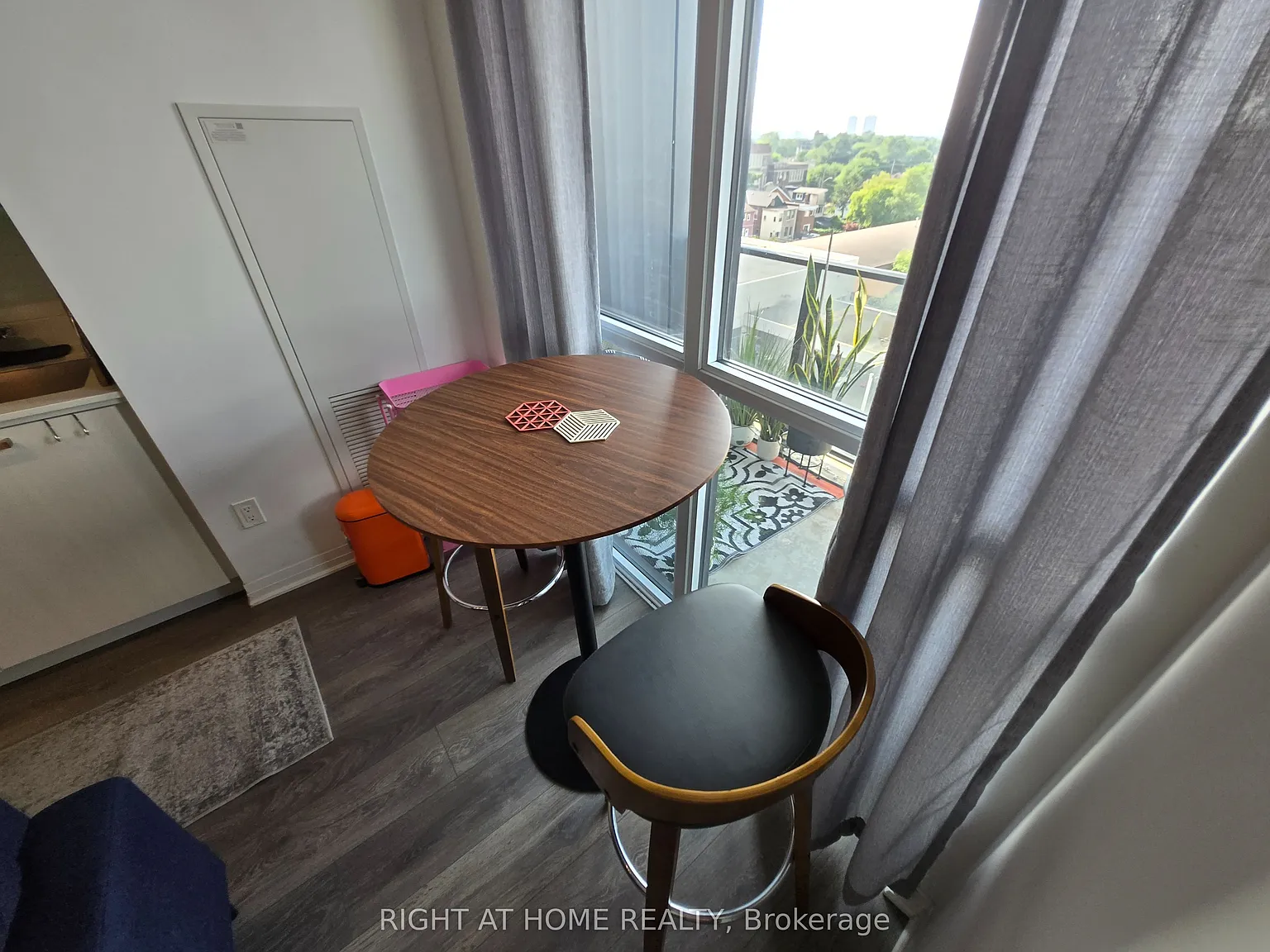 Canvas Condominiums — Photo 3