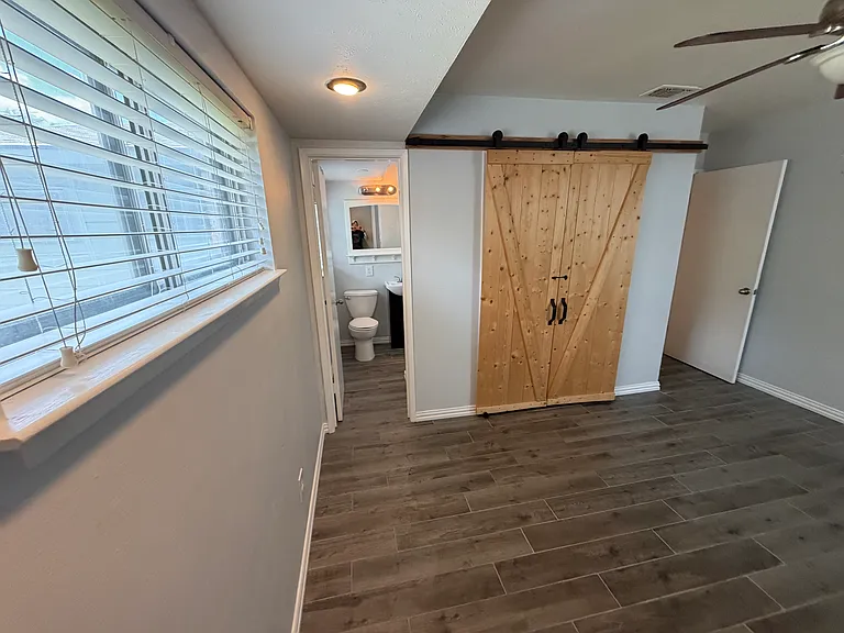 715 Kindred Ln — Photo 19