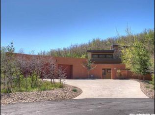 672 N Freeze Creek Cir, Emigration Canyon, UT 84108