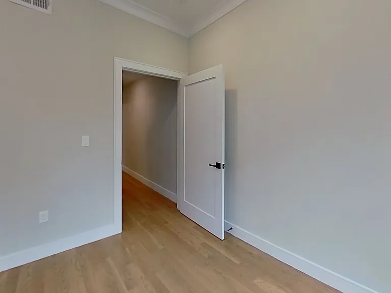 104-106 Warren St #1 — Photo 3