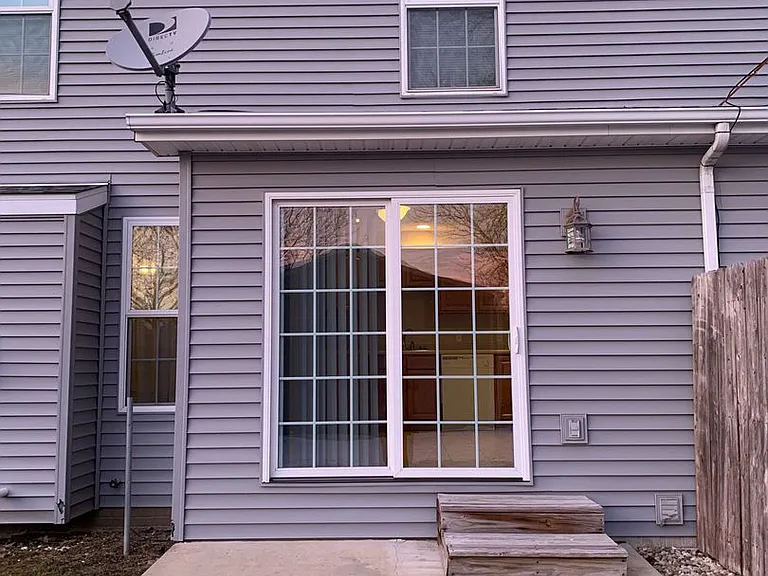 207 N Vine St — Photo 3