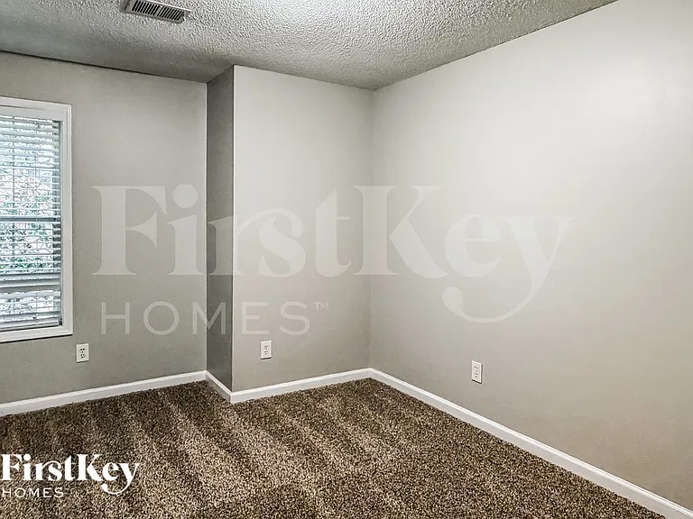 2701 Chadwick Ln NW — Photo 16